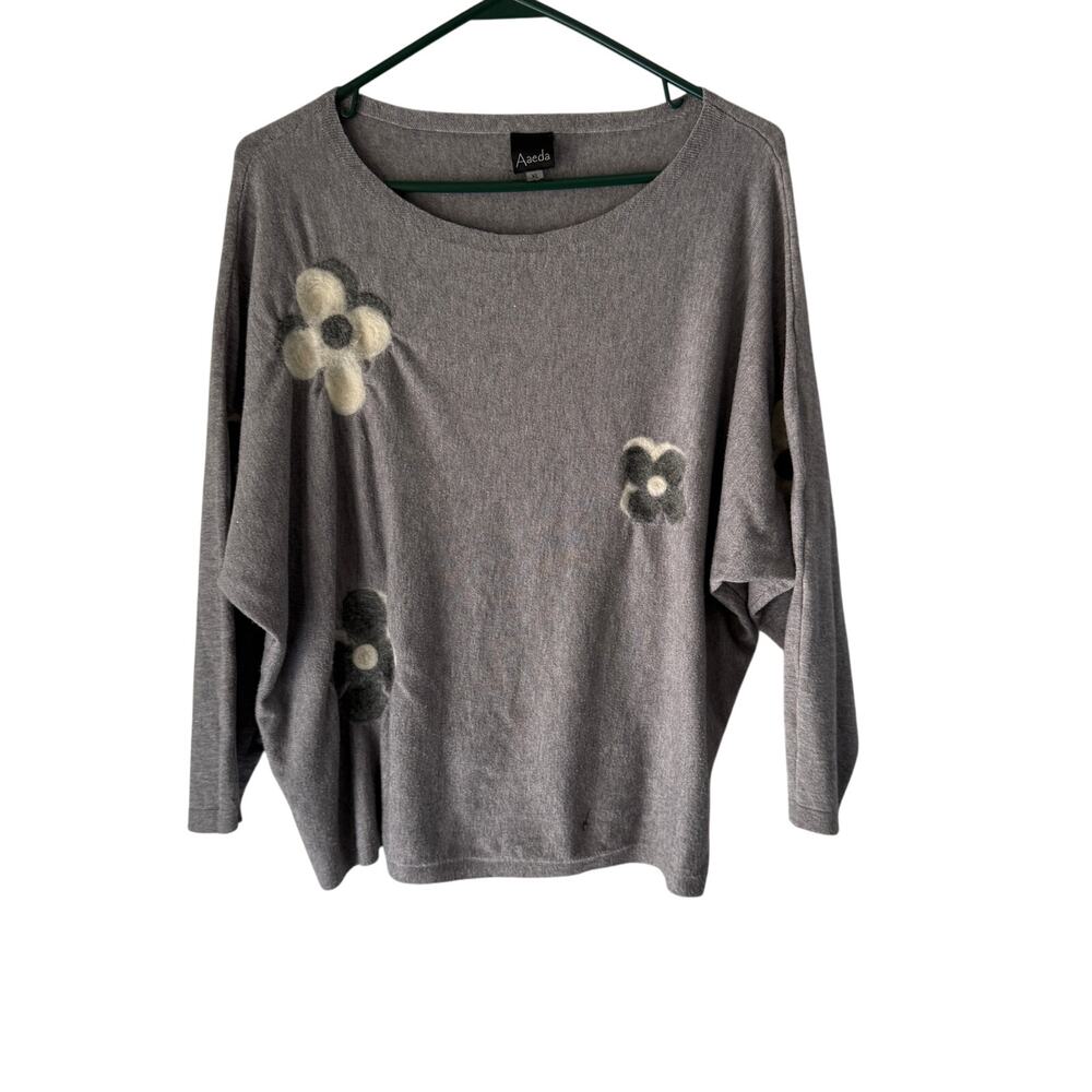 Aaeda Gray Floral Fuzzy‎ Appliqué Sweater Top XL Drop Shoulder Soft Cozy